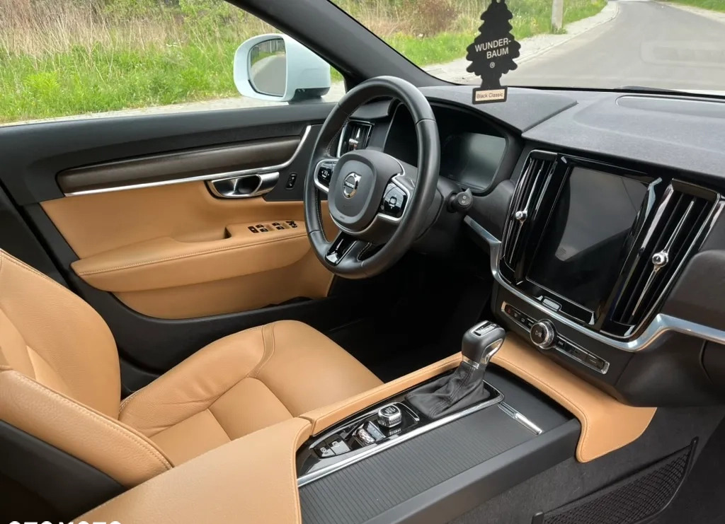 Volvo V90 Cross Country cena 122900 przebieg: 188000, rok produkcji 2019 z Cieszanów małe 781